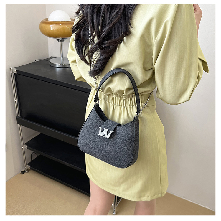 Factory Wholesale 2023 New Homeless Bag Women's Single Shoulder Messenger bag Crescent handbag rhinestone buckle armpit bag_voghion.com