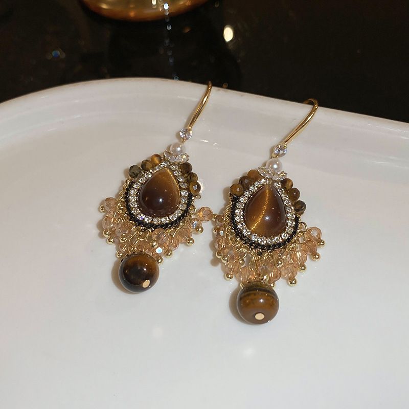 Orecchini Milad Color Series con pietra occhio di tigre e nappa, stile palazzo francese, per donna_voghion.com