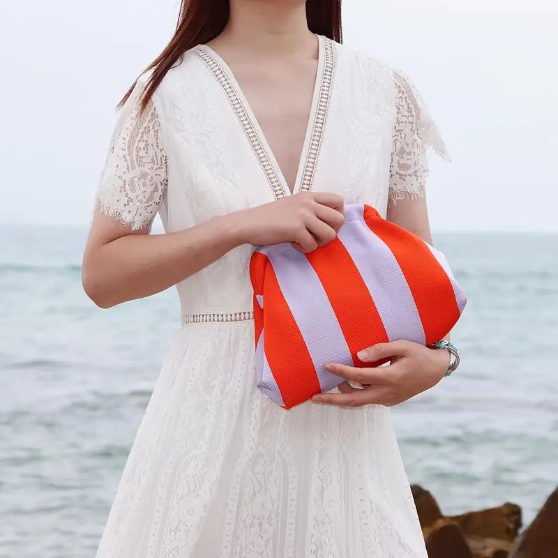 Borsa da spiaggia da donna Hundred Commuter Striped Clouds, pochette intrecciata_voghion.com