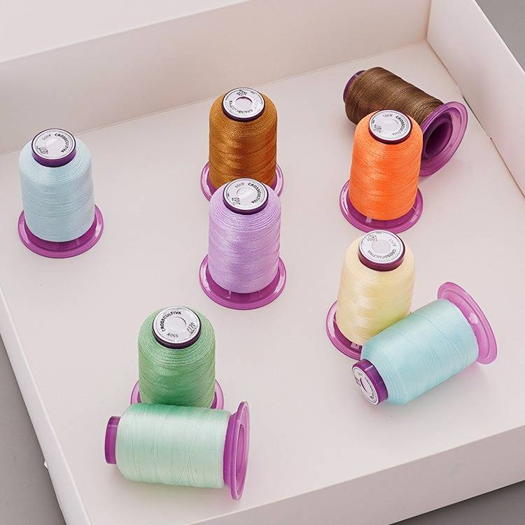 36 colori poliestere 120D filo da cucito tende tessili filo da ricamo colorato set_voghion.com