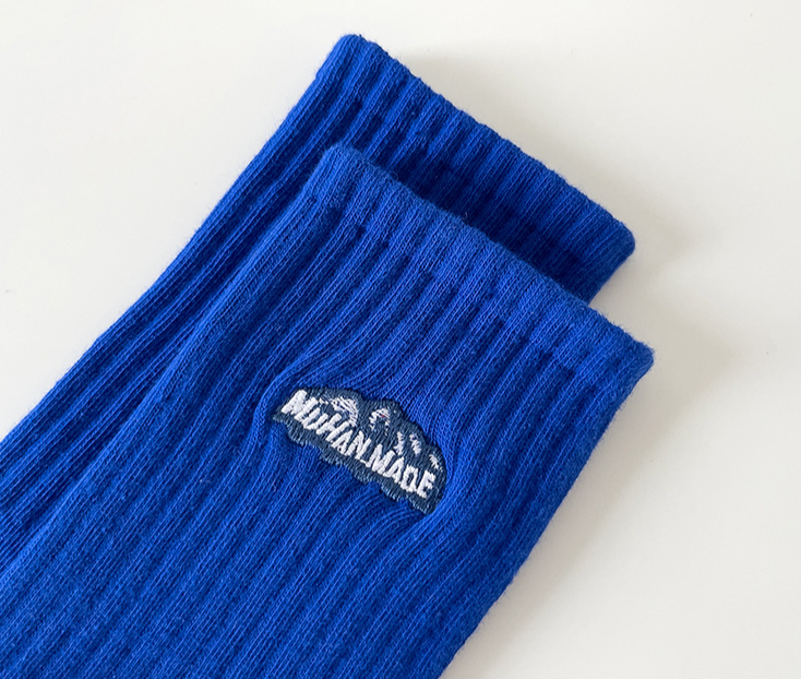 Oblečení Doplňky Snow Mountain Výšivka Podzimní a Zimní Unisex Ponožky se střední trubkou Síť Červená Trend Silná řada All match Pár Bílé Sportovní ponožky_voghion.com