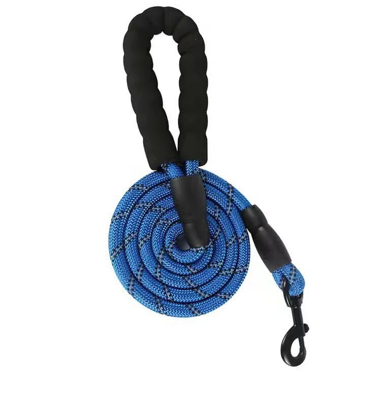 Guinzaglio riflettente notturno in seta con trazione, in schiuma, anti-strangolamento, in lega di alluminio, con fibbia di bloccaggio, catena per cani, corda in nylon_voghion.com