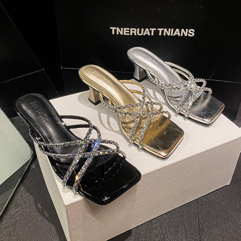 Sandales à lanières pailletées pour femmes – Chaussures à talons carrés et bout ouvert d'inspiration française pour robes (noir/or/argent)_voghion.com