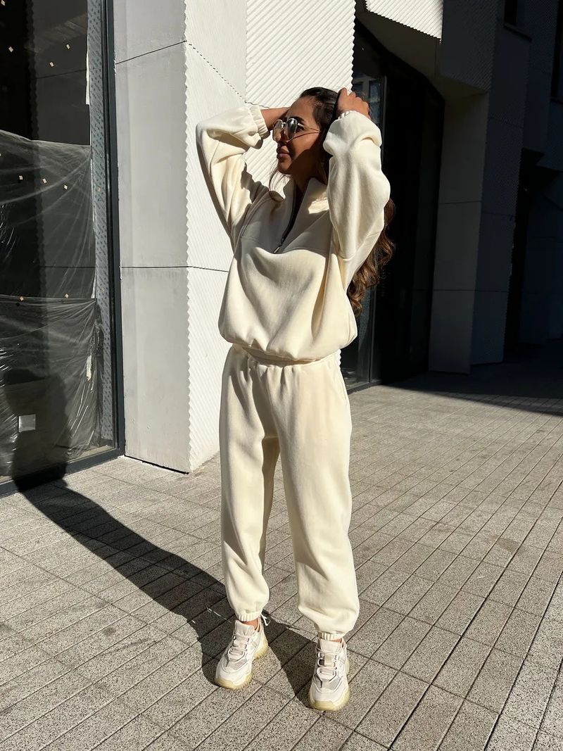 Lässiges Set aus Fleece-Kapuzenpullover und Jogginghose für Damen – locker sitzendes Sweatshirt mit Stehkragen und Hose mit elastischem Bund (Beige, Dunkelgrau, Khaki)_voghion.com