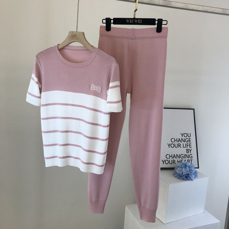 Set van gebreid damestopje met ronde hals, korte mouwen, zoete strik en contrasterende kleur + elastische skinny broek_voghion.com