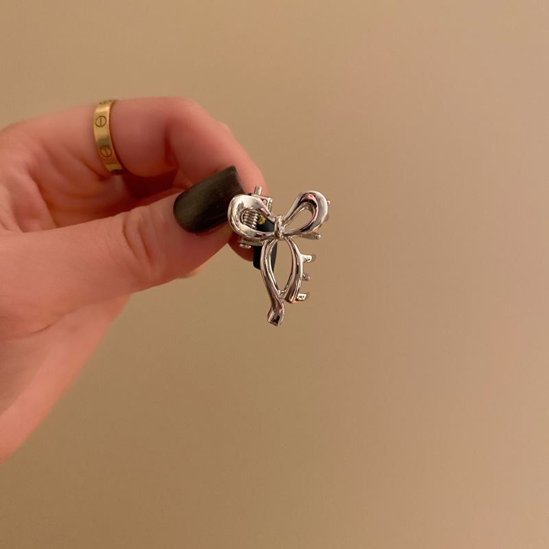 Fiocco in metallo clip piccola clip di squalo femminile design senso nicchia volume dei capelli meno fermaglio per capelli con frangia legata a metà femminile_voghion.com