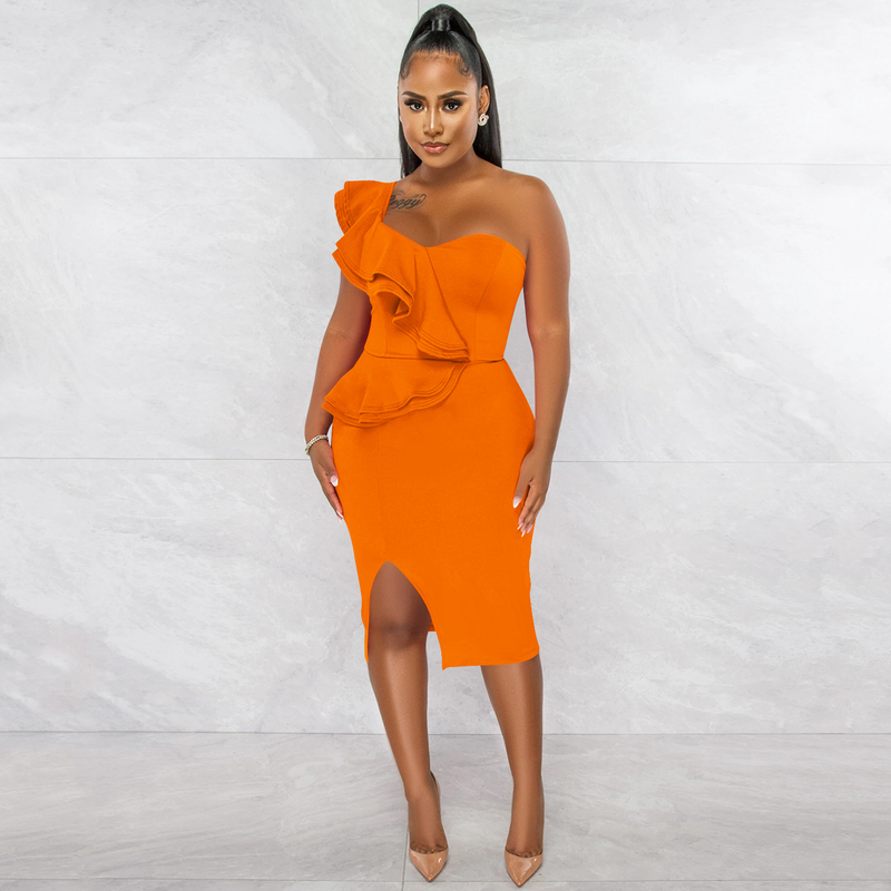 Damenbekleidung, modisches, lässiges, gerüschtes, schulterfreies Kleid mit Schlitz und Ärmeln_voghion.com