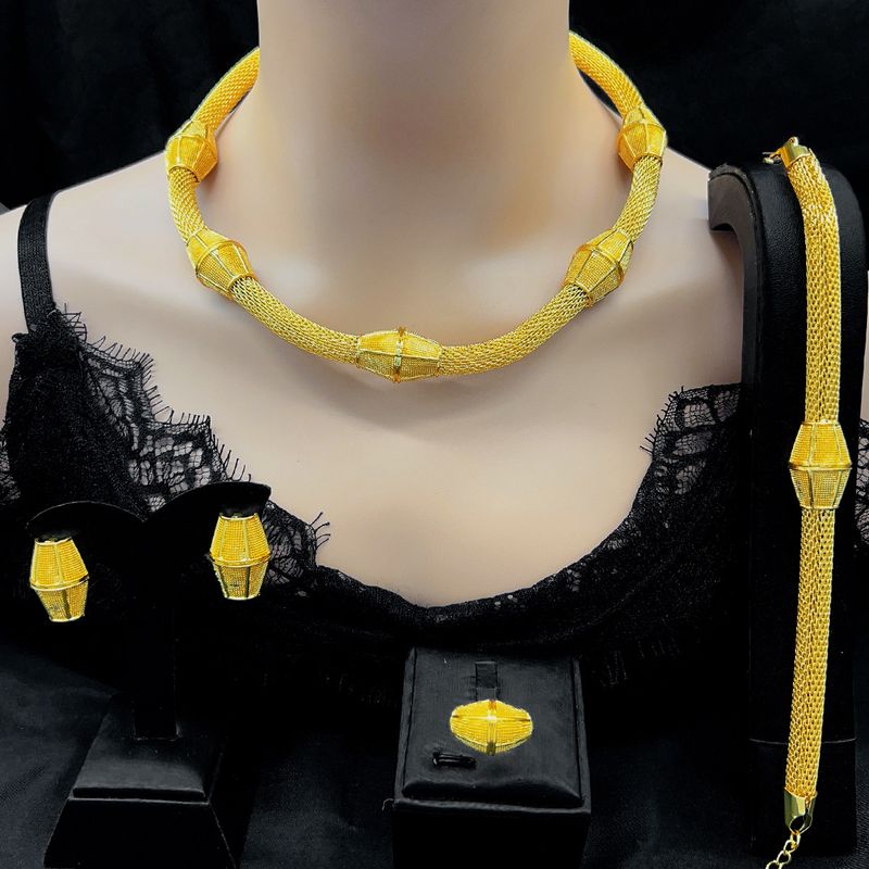 Set di gioielli in oro da donna, in lega di rame, placcato oro, per sposa di Dubai, collana, anello, orecchini, bracciale, set di gioielli indiani di quattro pezzi, molto venduto_voghion.com
