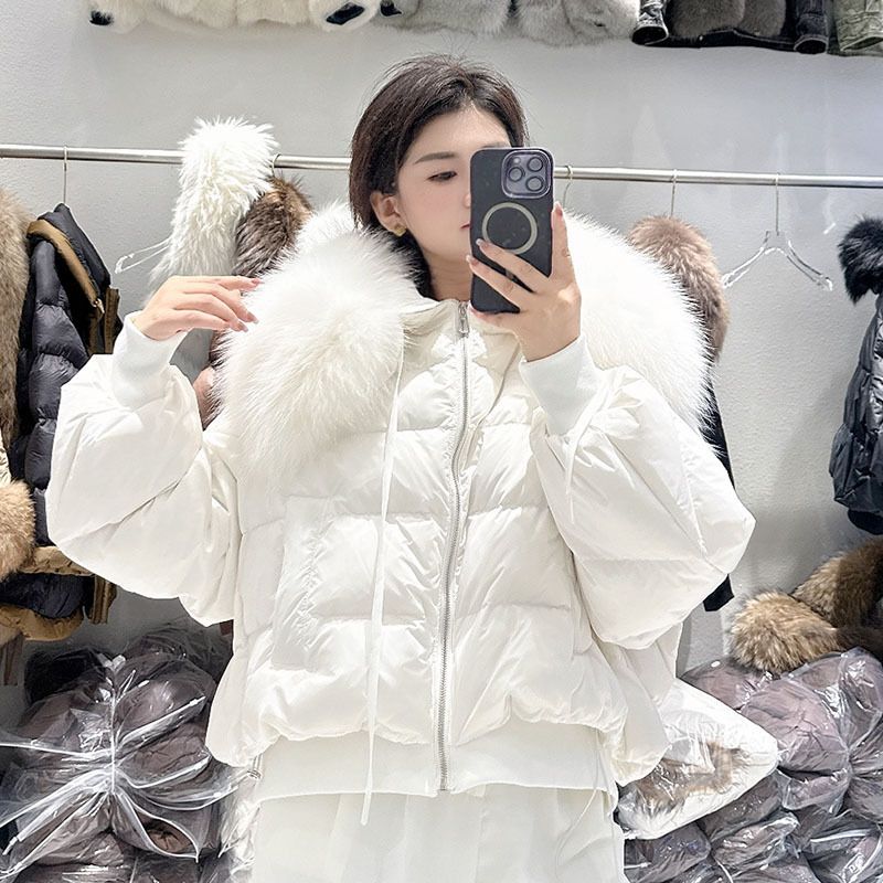 Pufferjacke mit abnehmbarem Waschbärpelzbesatz – Kurzer Steppmantel mit Kapuze (86–90 % weiße Entendaunen, Übergröße, Reißverschluss vorne, 8 Farben)_voghion.com