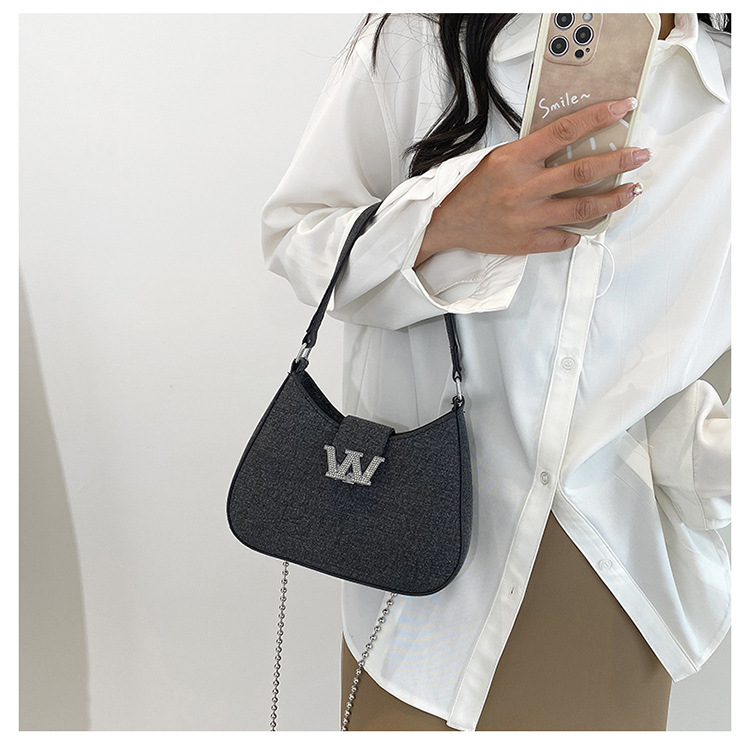 Factory Wholesale 2023 New Homeless Bag Women's Single Shoulder Messenger bag Crescent handbag rhinestone buckle armpit bag_voghion.com