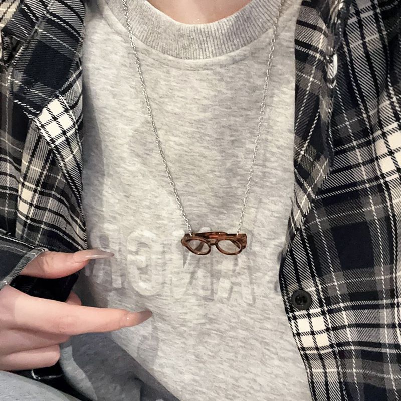 Vintage Distressed Bow Metal Necklace Ethnic Bohemian Simple Versatile Long Round Pendant 2025_voghion.com