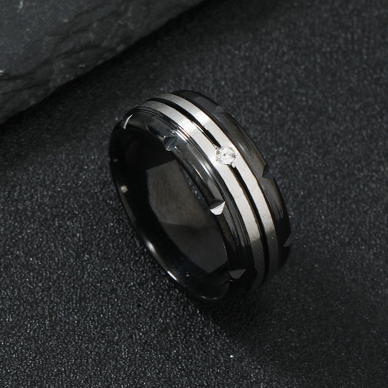 Popular fashionable titanium steel with patchwork color, high-end texture, flower inlaid diamond couple ring, light_voghion.com
