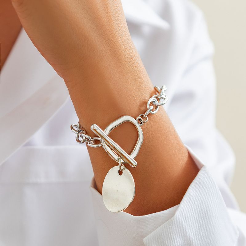 Collana con ciondolo circolare metallico alla moda, etichetta con ritratto hip-hop, catena con fibbia OT, catena per clavicola_voghion.com