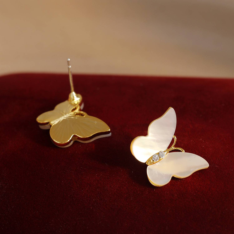 Damenschmuck Weiße Perlmutt Schmetterling Ohrringe Nischendesign Leichtes Luxus Muschel Temperament Einfache Ohrringe 925 Silber Nadel Schmuck_voghion.com