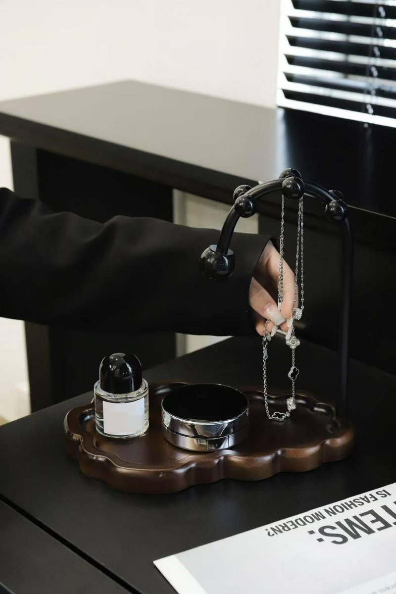 Organizzatore per spazi vuoti in legno e ferro – Elegante soluzione ordinata per divano, auto e ufficio, vassoio portaoggetti compatto con base antiscivolo_voghion.com