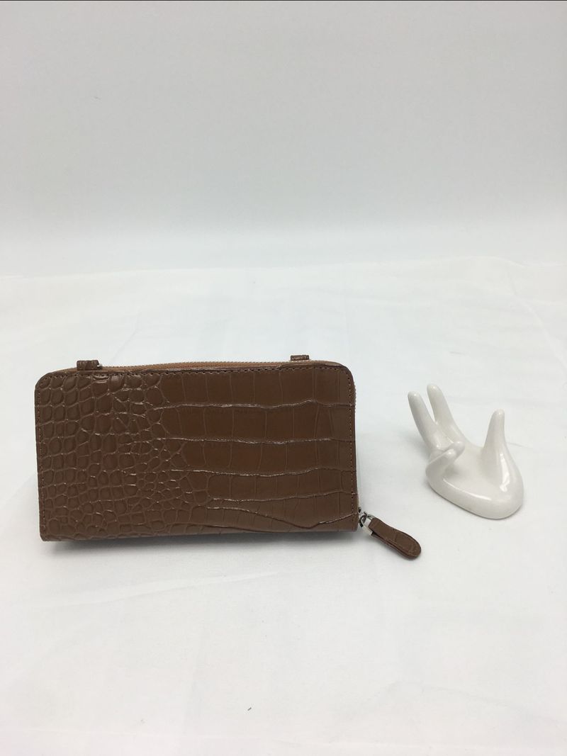 Crocodile Pattern Genuine Leather Women's Wallet 2025 New Fashion Multi-Card Slot Handbag Cowhide Versatile Shoulder Bag_voghion.com