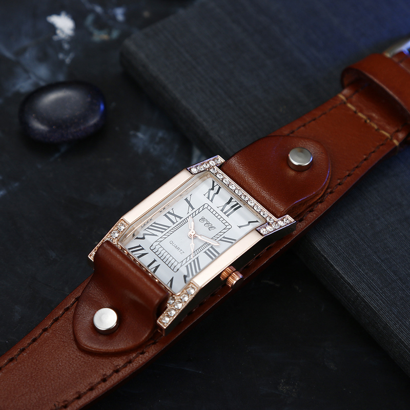 Nuovo orologio romano alla moda con cinturino in pelle e strass di lusso, quadrante quadrato, da donna_voghion.com