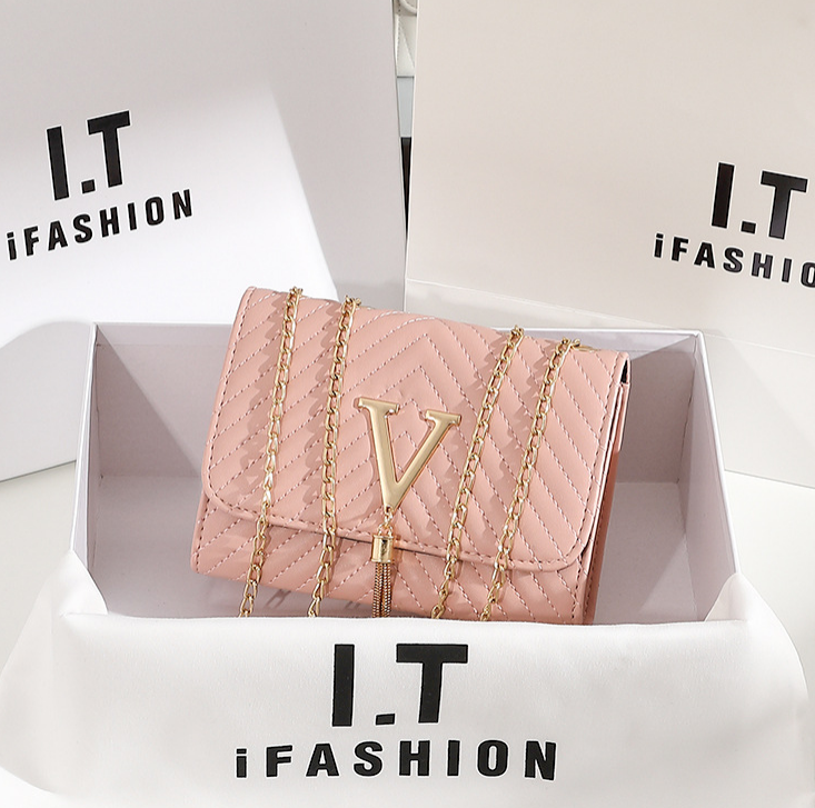 Hot 2023 Summer Bag Women's Shoulder Bag 2023 Fashion Commuter Women's Small Square Bag Rhombus Chain Shoulder Bag_voghion.com