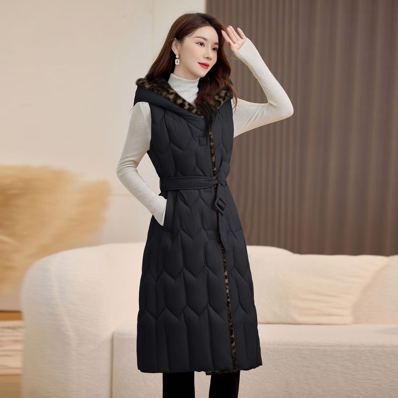 Langer Puffermantel mit Kunstfellkapuze – Damen Winterjacke (Winddicht, Slim Fit, Steppfutter, S-XXL)_voghion.com