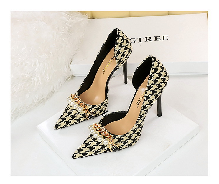 Chaussures pied-de-poule ajourées, version coréenne, à carreaux hauts, peu profonds, avec chaîne en métal et perles, talons ultra-hauts, 8829-1_voghion.com