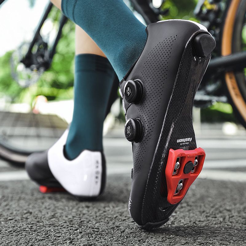 Jalgrattasõidu lukustatavad kingad, süsinikkiust tallaga nupp, maanteerattasõidu kingad, meeste jalgrattasõidu professionaalsed lukustatavad kingad_voghion.com