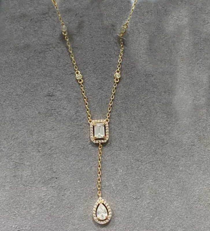 Designer's Classic Women's V-Gold Full Diamond Necklace, Women's Light Luxury Rock Sugar Water Droplet, Popular Network Necklace_voghion.com