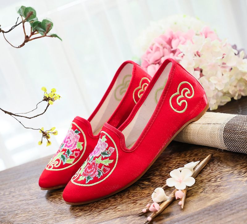 Chaussures de danse en soie brillante à bout pointu, style ancien, brodées, pour femmes_voghion.com