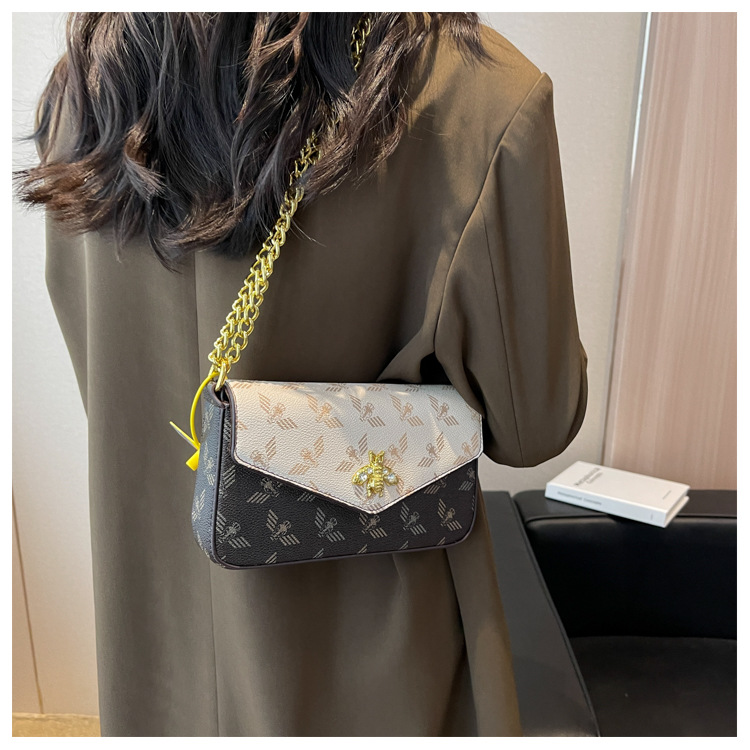 2023 nuova catena di moda singola spalla obliqua straddle piccola borsa versatile borsa a busta retrò piccola borsa quadrata marea_voghion.com