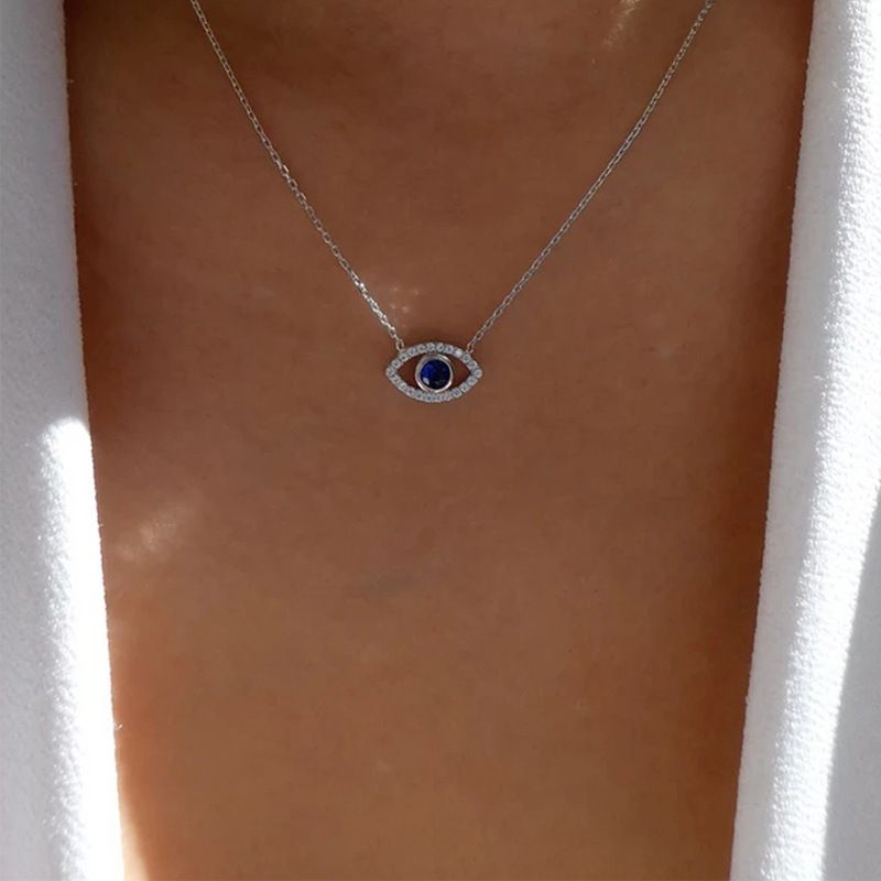 Tyrkisk heldig dobbelthåndskjede og ondt øye-anheng for damer med mini metallkjede-smykker som gave_voghion.com