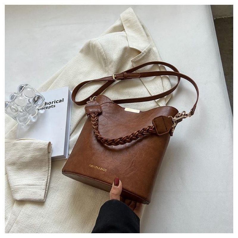 Borsa a tracolla piccola da donna con texture di nicchia francese, 2025, nuova moda alla moda, da ascella, autunno inverno_voghion.com