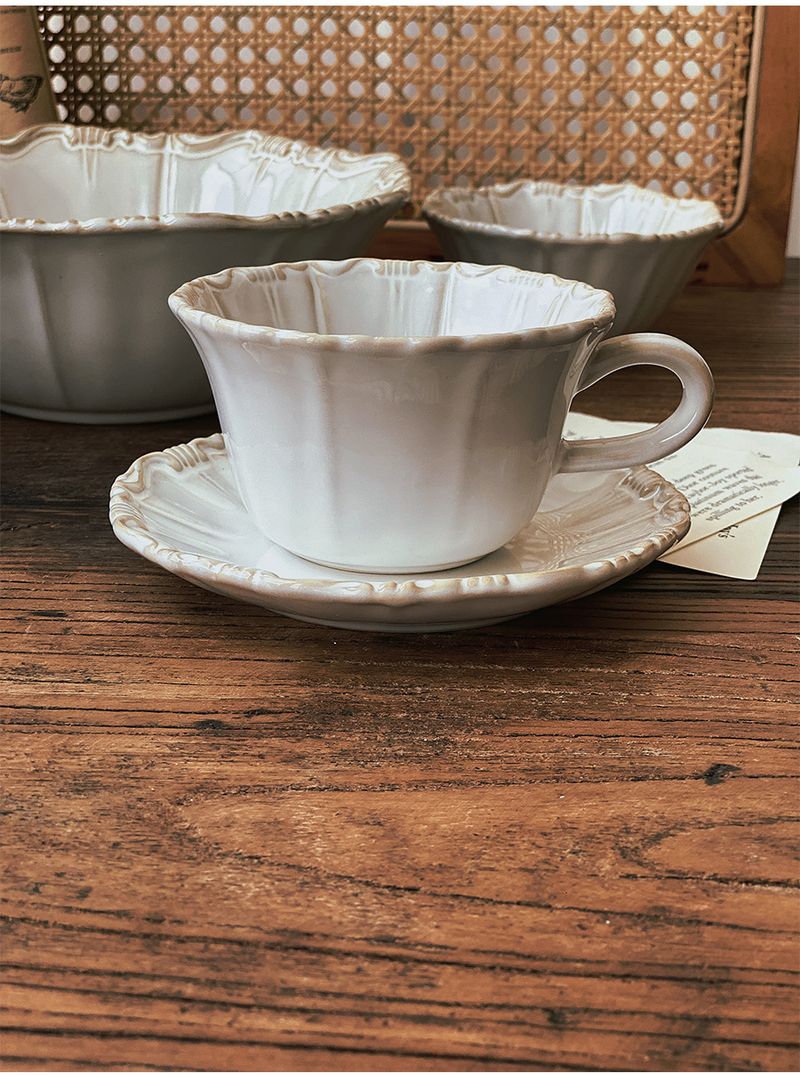 Elegantes Keramikgeschirrset mit Blumenmuster – 12-teiliges Reisschüsseln, Teller und Kaffeetassen im Retro-Stil (mikrowellengeeignet, bleifreie Glasur, für Hotel- und Heimgebrauch)_voghion.com