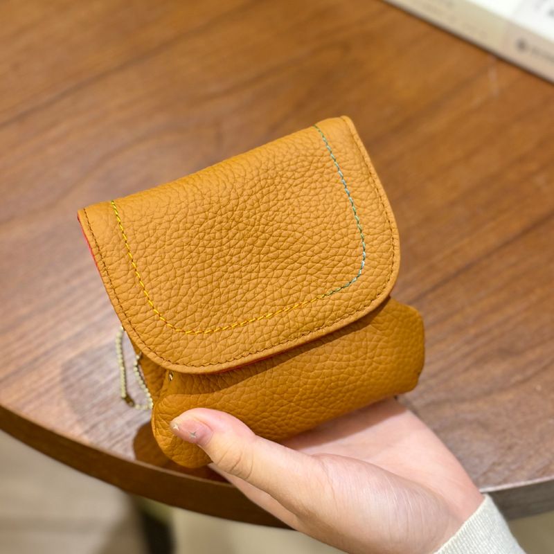 First Layer Cowhide Purse Portable Coin Bag Creative Cute Simple Snap Wallet Fashion Earphone_voghion.com