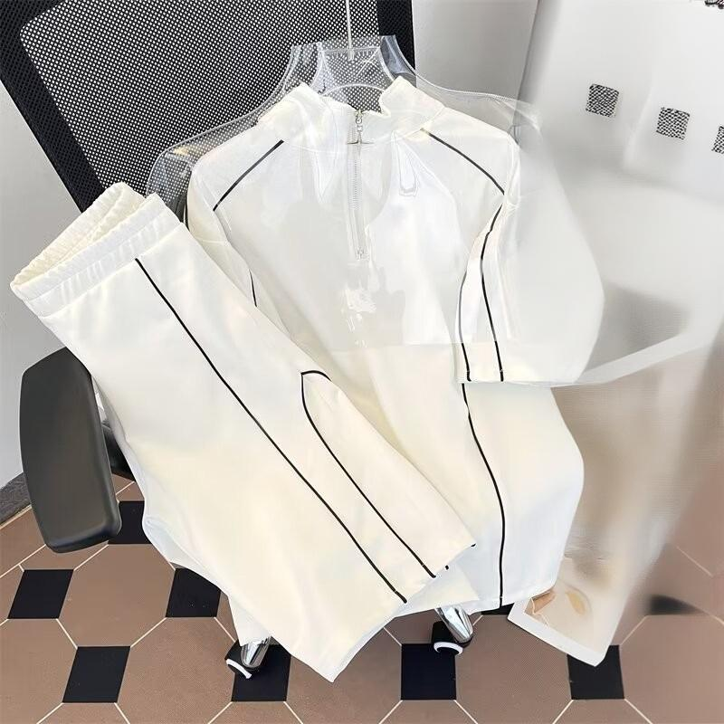Conjunto de camiseta y pantalón corto de verano para hombre - Ropa deportiva transpirable de mezcla de algodón para gimnasio, running y ropa informal - Blanco/Negro (Tallas M-3XL)_voghion.com