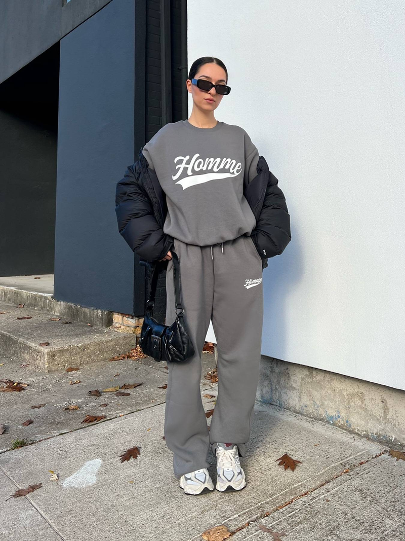 Conjunto deportivo vintage con estampado de letras: sudadera y pantalón de chándal de algodón cómodos para hombre y mujer._voghion.com
