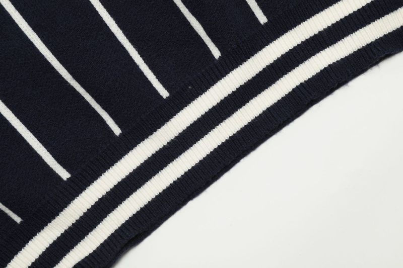 American Trendy Brand Flocking Embroidery Contrast Color Vertical Stripes V-Neck Men's Loose Lazy Sports Style Knitted_voghion.com