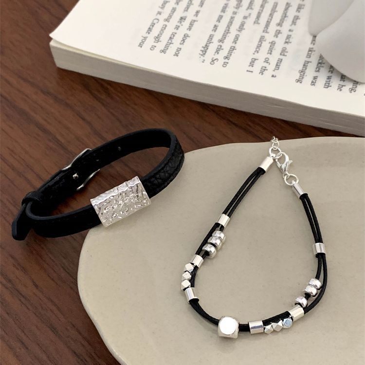 Braccialetto in pelle nera a doppio strato quadrato piccolo, impilabile, design di nicchia, personalità, stile minimalista, gioielli da polso_voghion.com