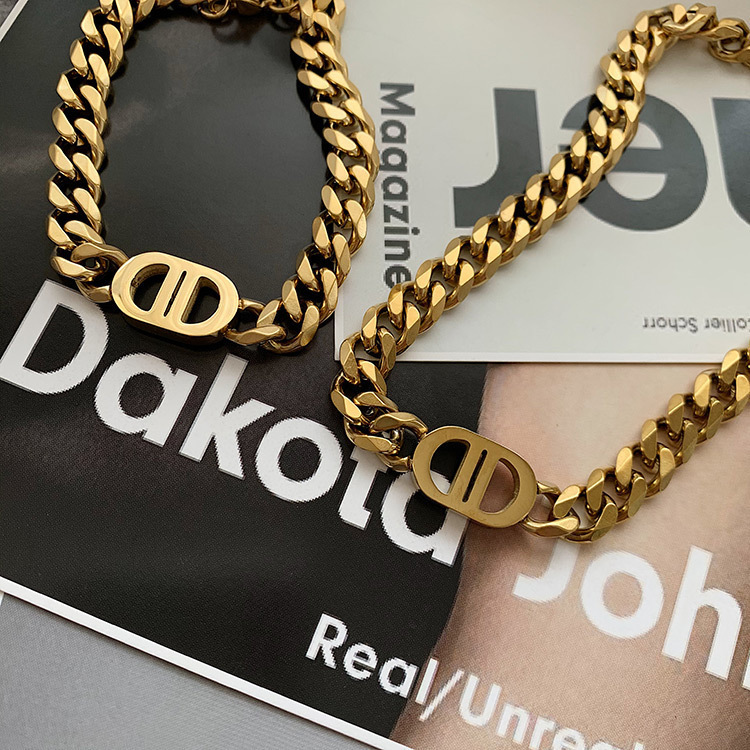 Gold Thick Chain Letter Titanium Steel Necklace Female Hip Hop Personality Short Collar Chain Versatile_voghion.com