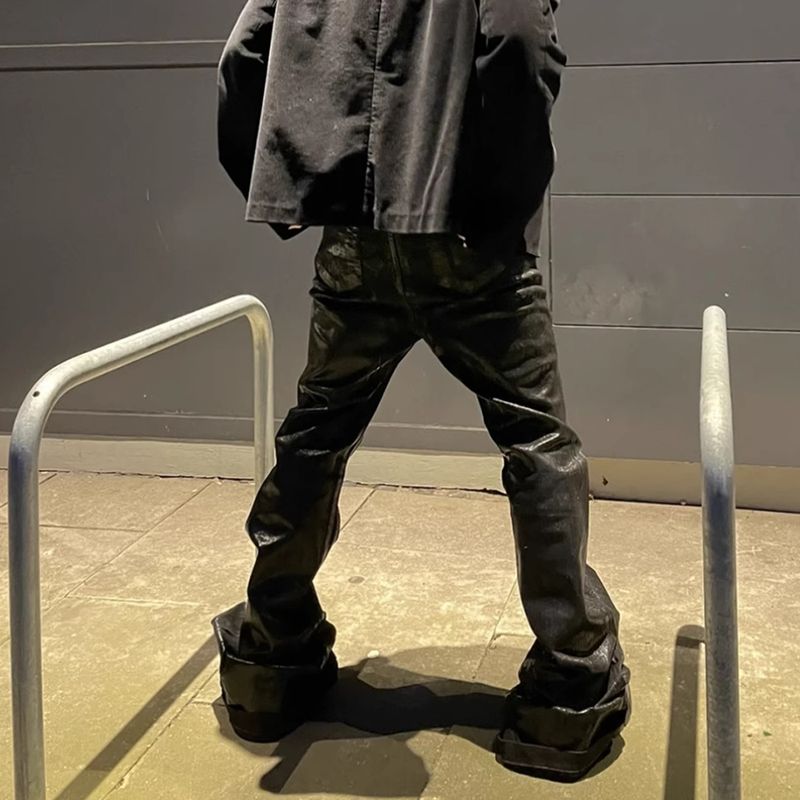 Jeans svasati in stile gotico con rivestimento cerato da uomo – Pantaloni larghi con orlo a strati e dettagli in nastro, stile streetwear Y2K (vita alta, neri, finitura anticata)_voghion.com
