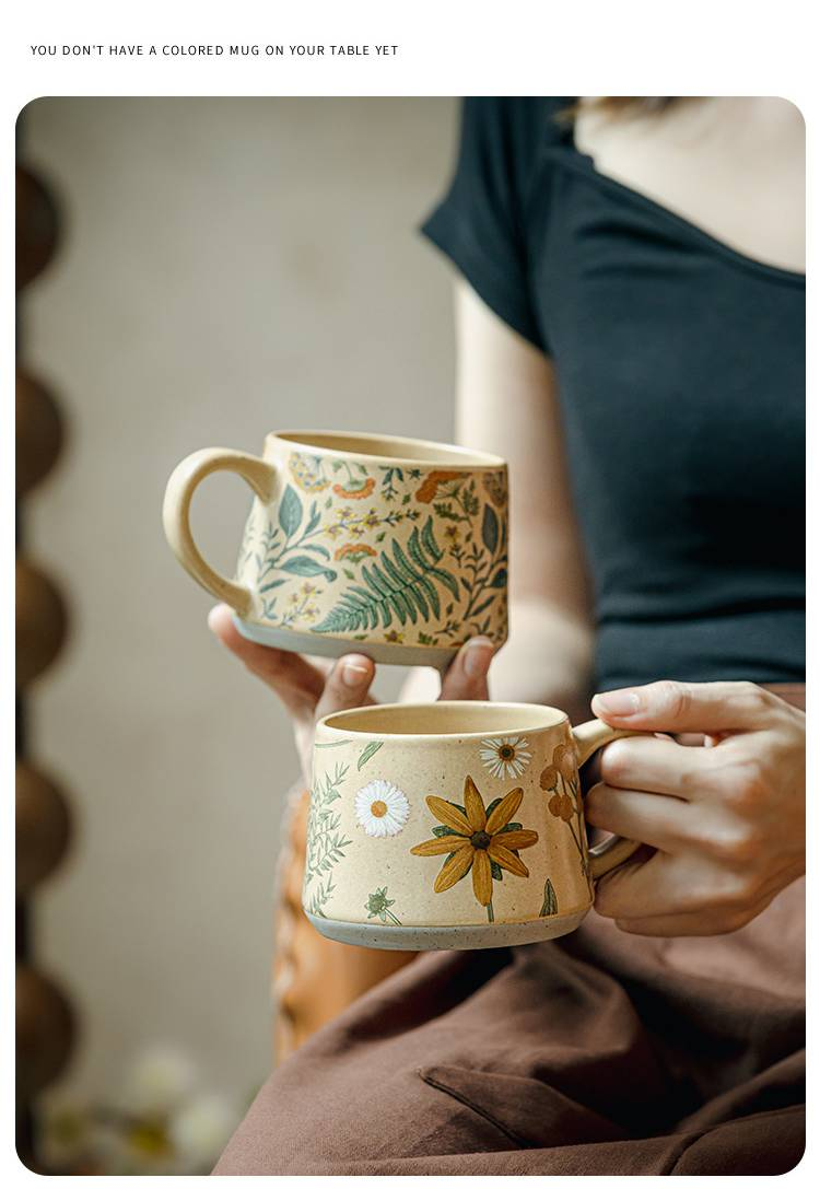 Hermosa taza de café de cerámica estilo medieval hecha a mano retro_voghion.com