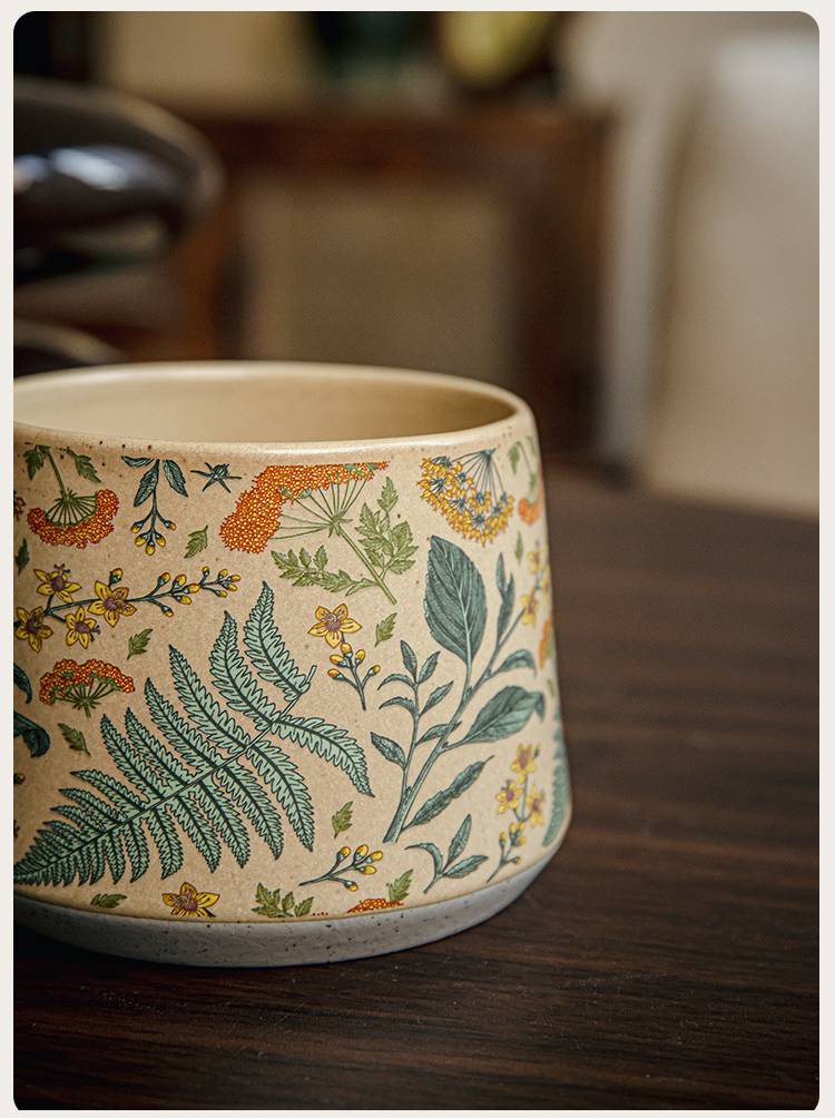 Hermosa taza de café de cerámica estilo medieval hecha a mano retro_voghion.com