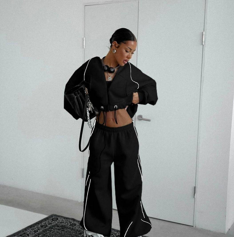 Completo da donna con felpa con cappuccio e pantaloni a gamba dritta con finiture a contrasto – Due pezzi streetwear oversize (4 colori) Completo coordinato urban athleisure_voghion.com