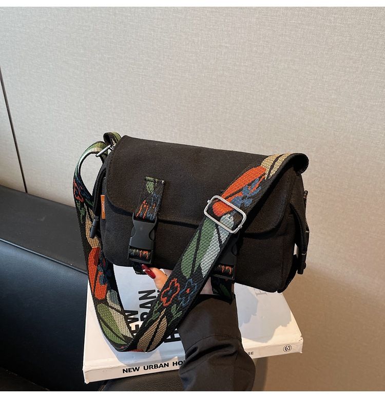 Neue schlichte Canvas-Nischendesign-Schultertasche mit großer Kapazität und Klappdeckel, Modetrend, Damen-Umhängetasche_voghion.com