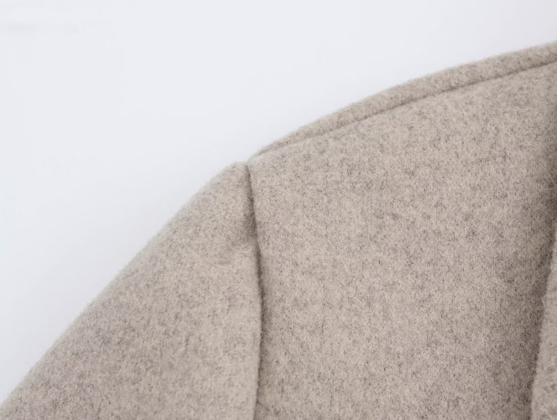 Cappotto autunnale da donna – Trench morbido di ispirazione francese con bottoni e collo in pelliccia sintetica (XS/S/M/L, cachi/nero/crema)_voghion.com