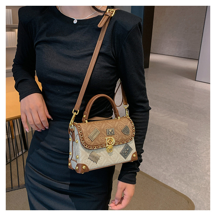 Sac bandoulière badge texturé OPAGE Petits sacs à bandoulière en cuir pour femme, sacs à main à bandoulière pour femme avec poignée supérieure_voghion.com