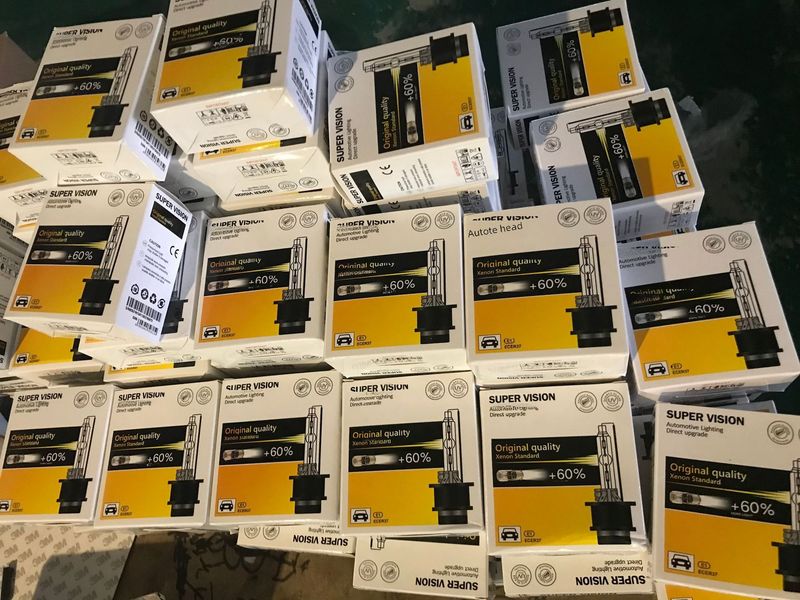 Automotive D1S D2S D3S D4S Xenon Lampe D5SD8S Eisen Stand Helle HID Birne_voghion.com