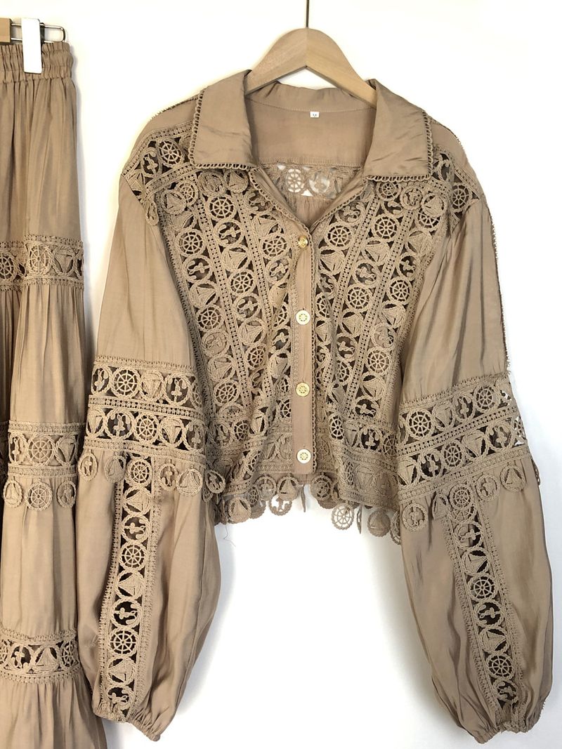 Completo elegante con camicetta con bordi in pizzo e gonna midi fluida – Completo due pezzi di ispirazione vintage_voghion.com