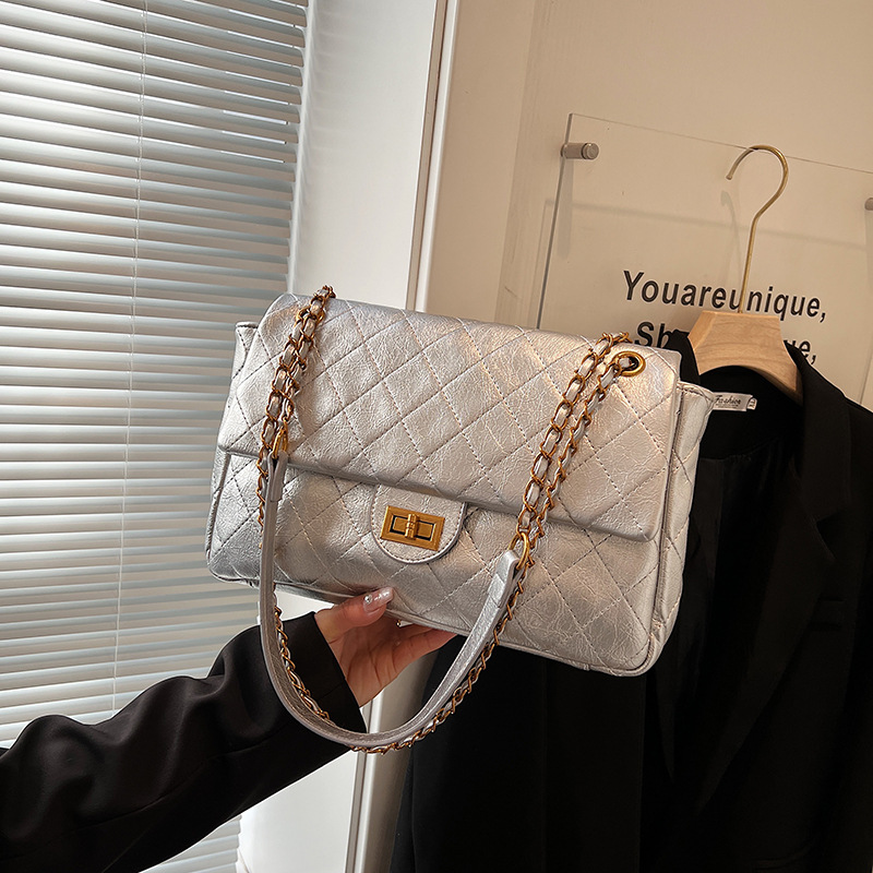 Lingge Embroidered Thread Large Capacity for Women 2024 New Popular Versatile Chain Crossbody Fashion Shoulder Bag_voghion.com