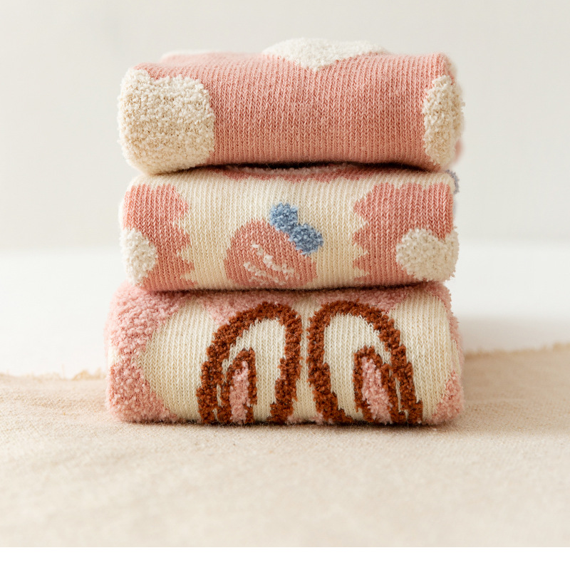 Kids'socks Nuevos calcetines de tubo medio rectos para niños con conejo rosa de dibujos animados de invierno para niños_voghion.com