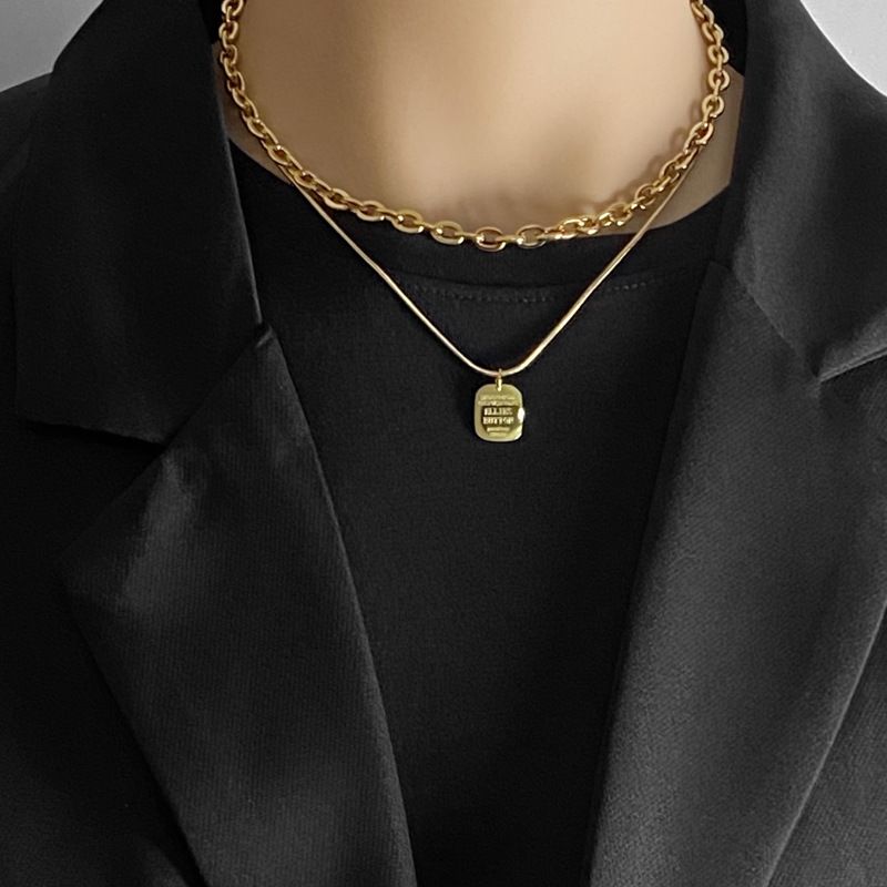 Cadena pulida de moda para hombre, cadena de clavícula personalizada, collar de clavícula apilado con letras cuadradas de acero de titanio_voghion.com
