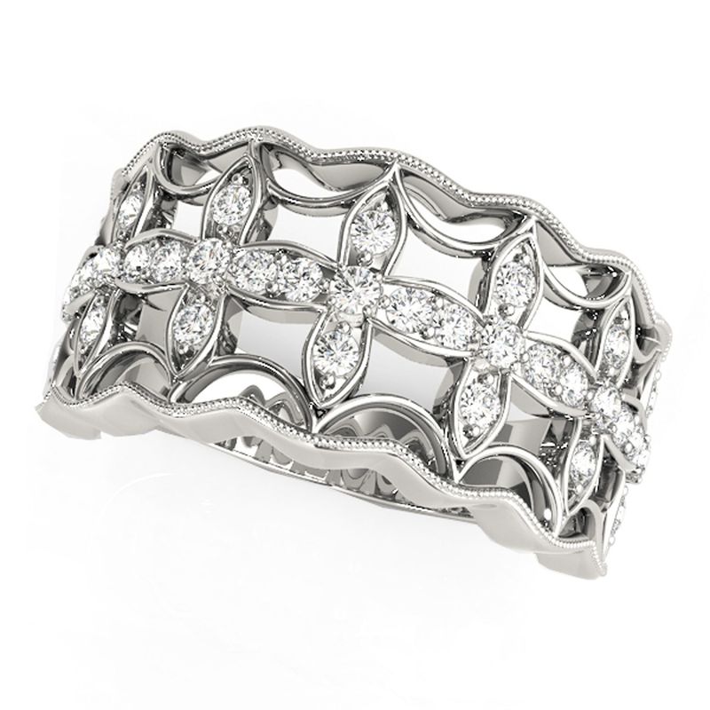 Diamond Studded Four Leaf Clover Motif Ring in 14k White Gold (1/4 cttw)_voghion.com
